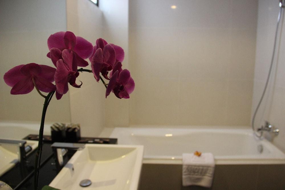Ping Hotel Seminyak Exteriör bild