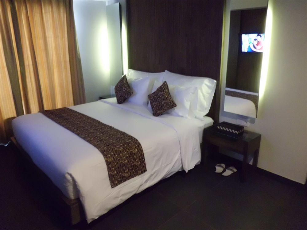 Ping Hotel Seminyak Exteriör bild