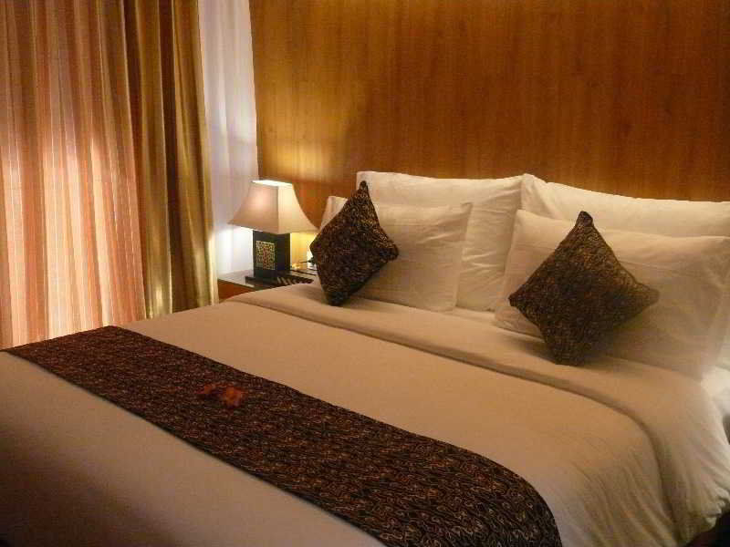 Ping Hotel Seminyak Exteriör bild